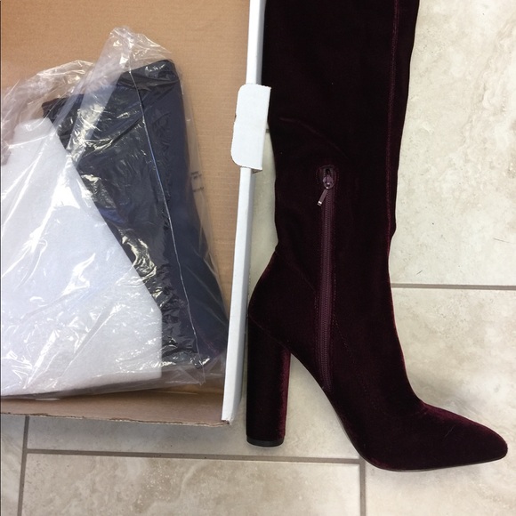 Over the Knee Boots - (8.5) - Picture 1 of 7